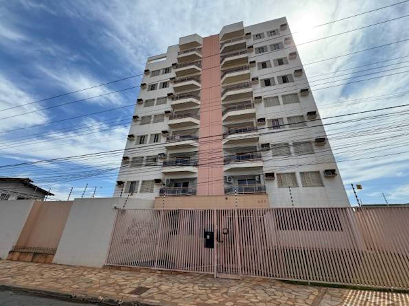 Imagem do imóvel Apartamento no "Edifício Solar Dos Imigrantes" em Canelas - Várzea Grande/MT