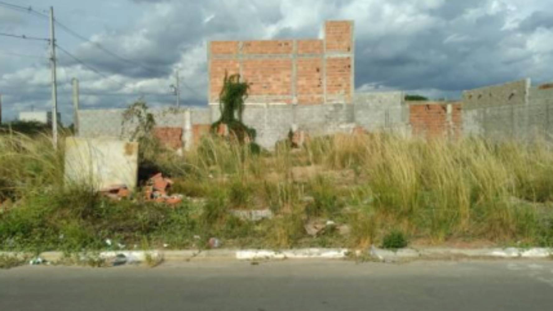 Imagem do imóvel Terreno no Loteamento Veredas Feira de Santana em Feira de Santana/BA