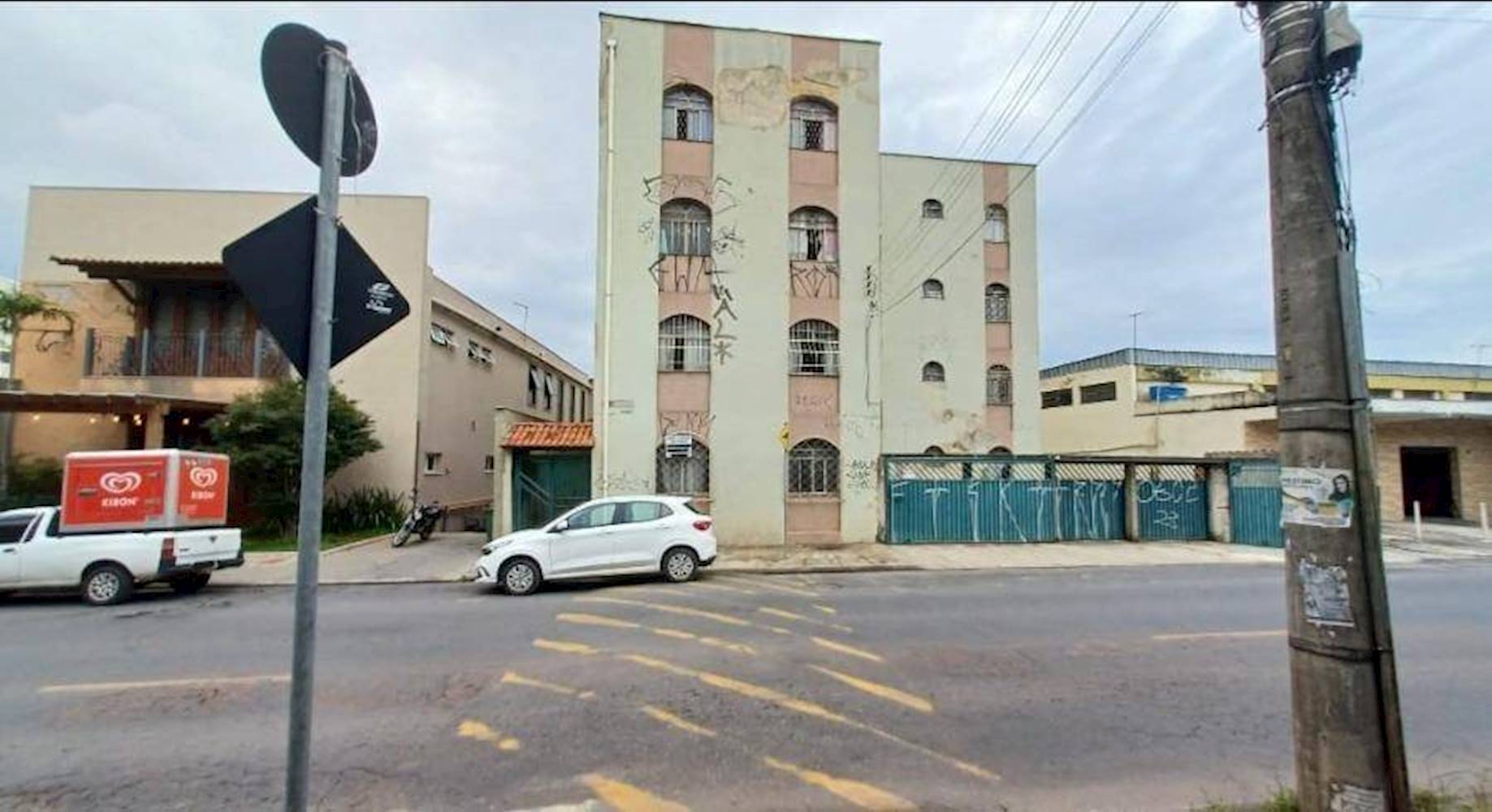 Imagem do imóvel Apartamento no "Ed. Columbia" - Fonte Grande - Contagem/MG