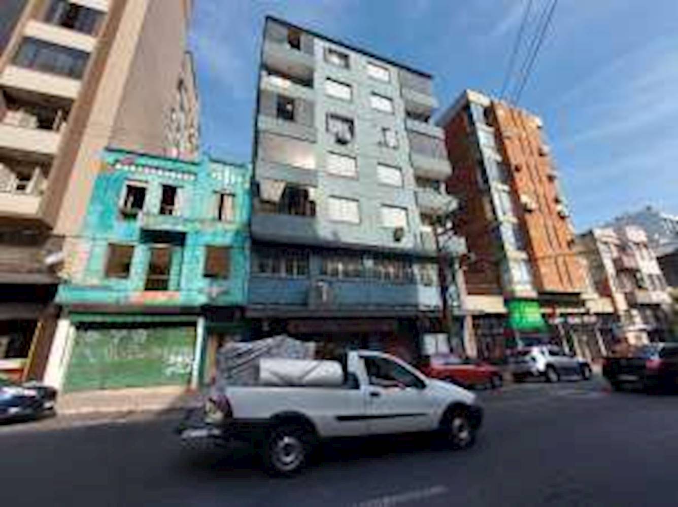 Sala Comercial no "Ed. Estoril" - Independência - Porto Alegre/RS, localizado em Porto Alegre - RS
