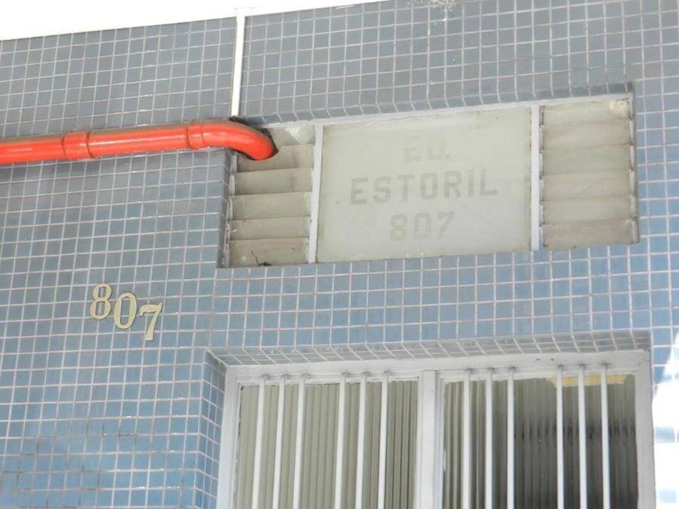 Sala Comercial no "Ed. Estoril" - Independência - Porto Alegre/RS, localizado em Porto Alegre - RS