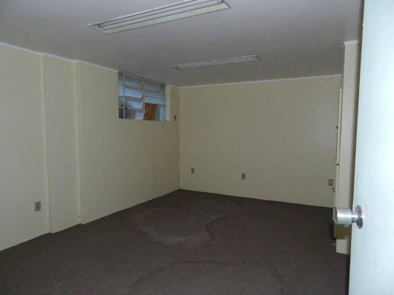 Sala Comercial no "Ed. Estoril" - Independência - Porto Alegre/RS, localizado em Porto Alegre - RS