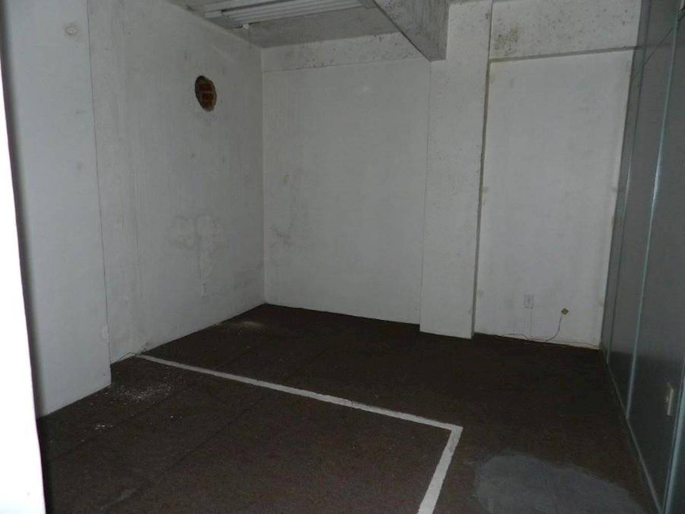 Sala Comercial no "Ed. Estoril" - Independência - Porto Alegre/RS, localizado em Porto Alegre - RS