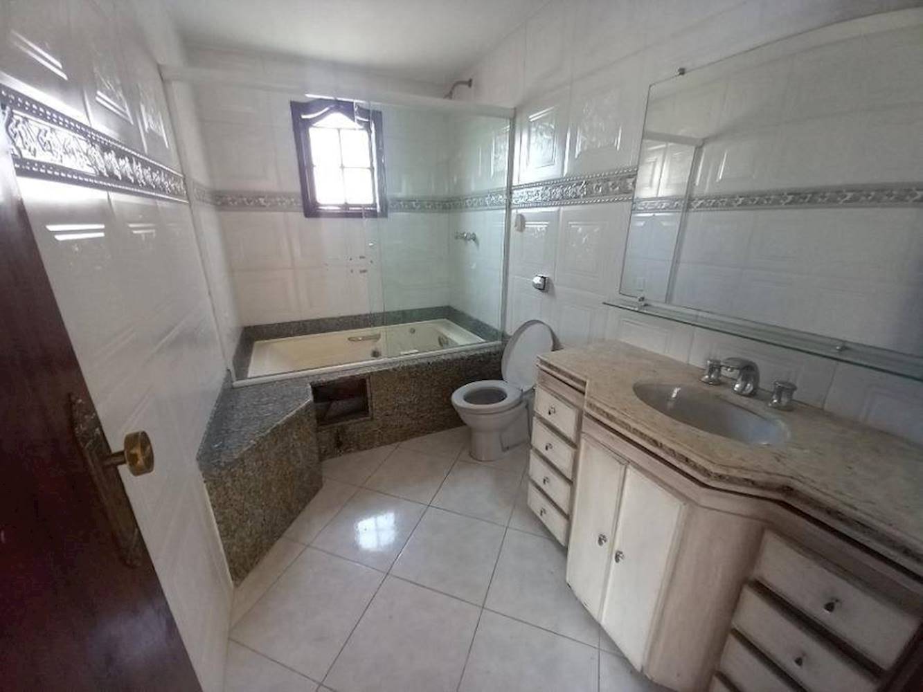 Casa em Da Luz - Nova Iguaçu/RJ, localizado em Nova Iguaçu - RJ