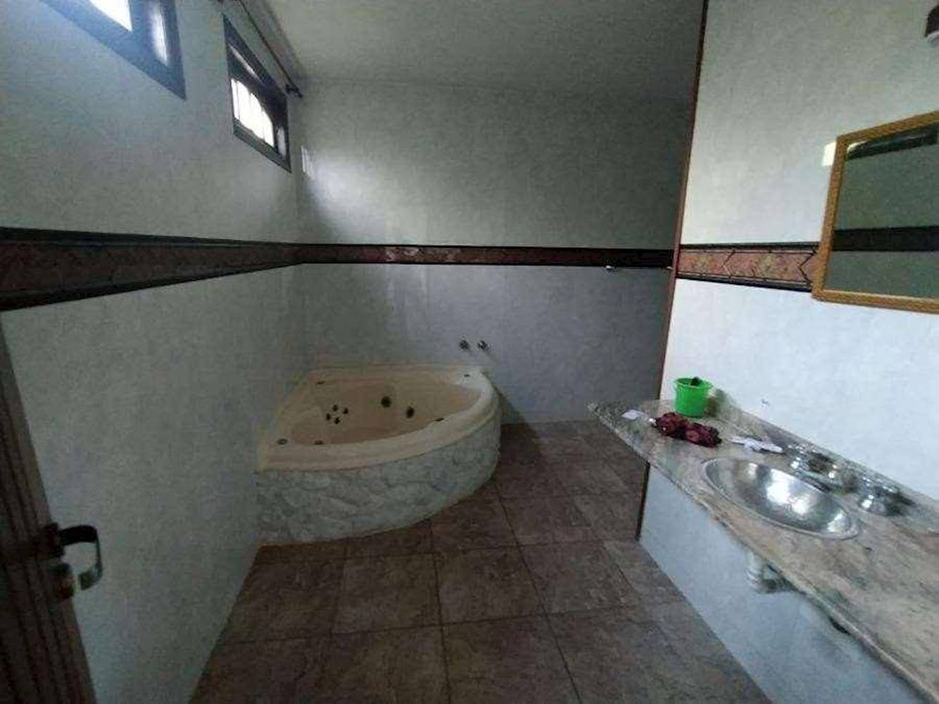Casa de condomínio em Sape - Niterói/RJ, localizado em Niterói - RJ