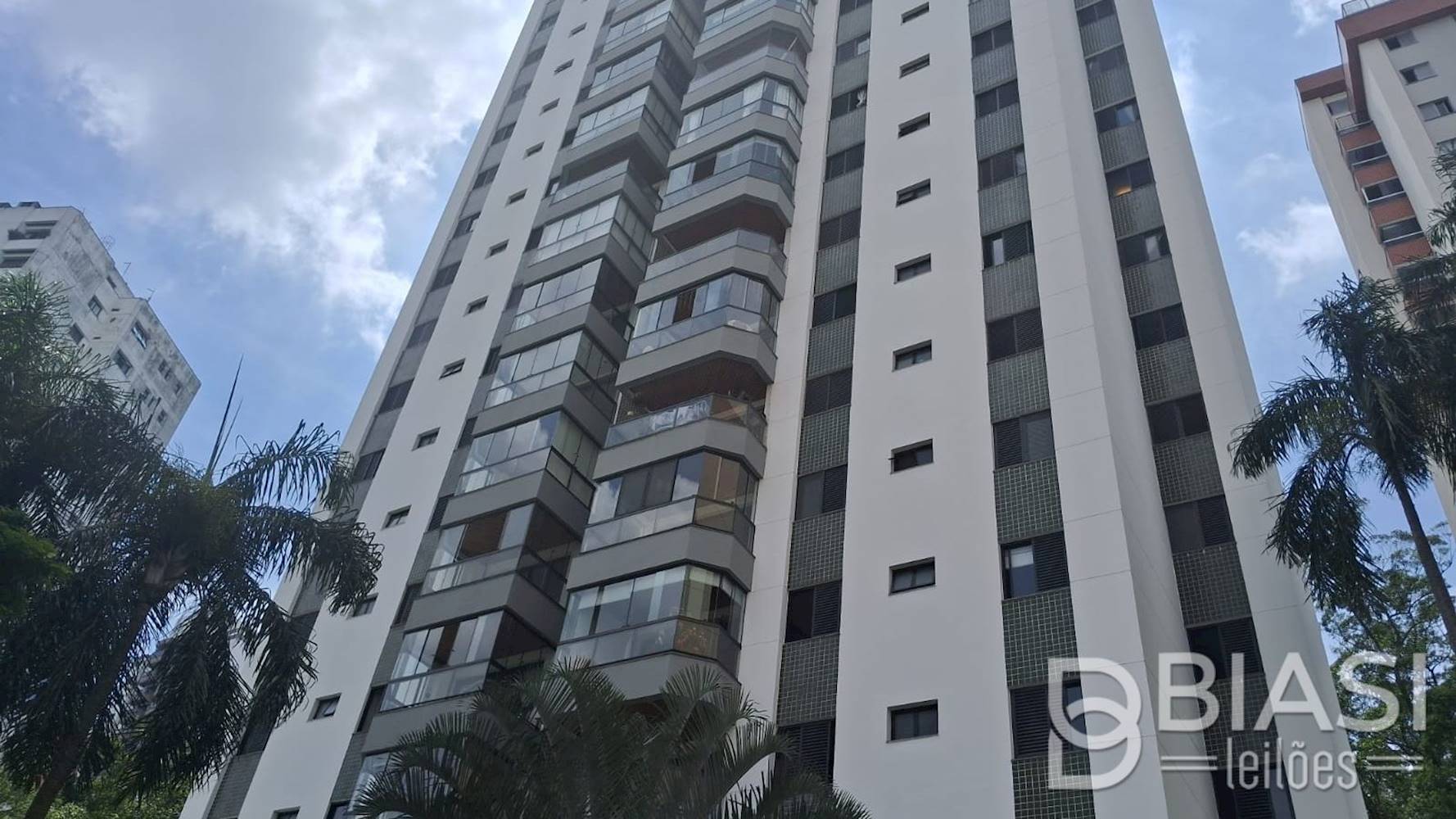Apartamento no "Edifício Pérola do Morumbi" na Vila Andrade em São Paulo/SP, localizado em São Paulo - SP