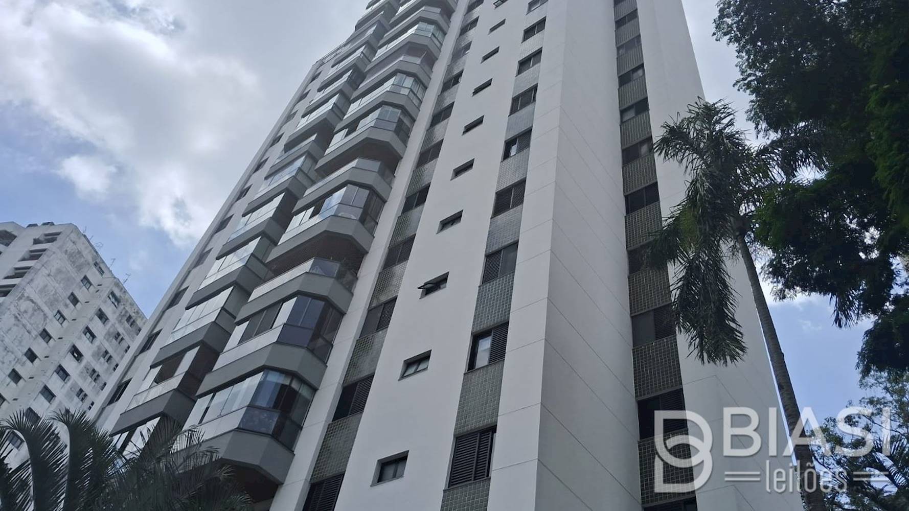 Apartamento no "Edifício Pérola do Morumbi" na Vila Andrade em São Paulo/SP, localizado em São Paulo - SP