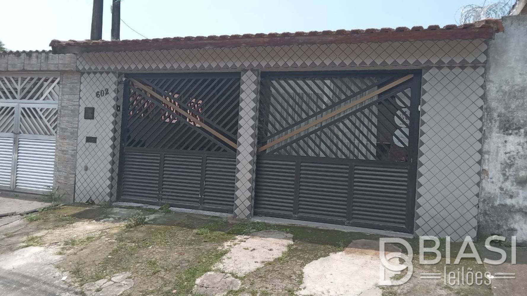 Casa no Parque Bitaru em São Vicente/SP, localizado em São Vicente - SP