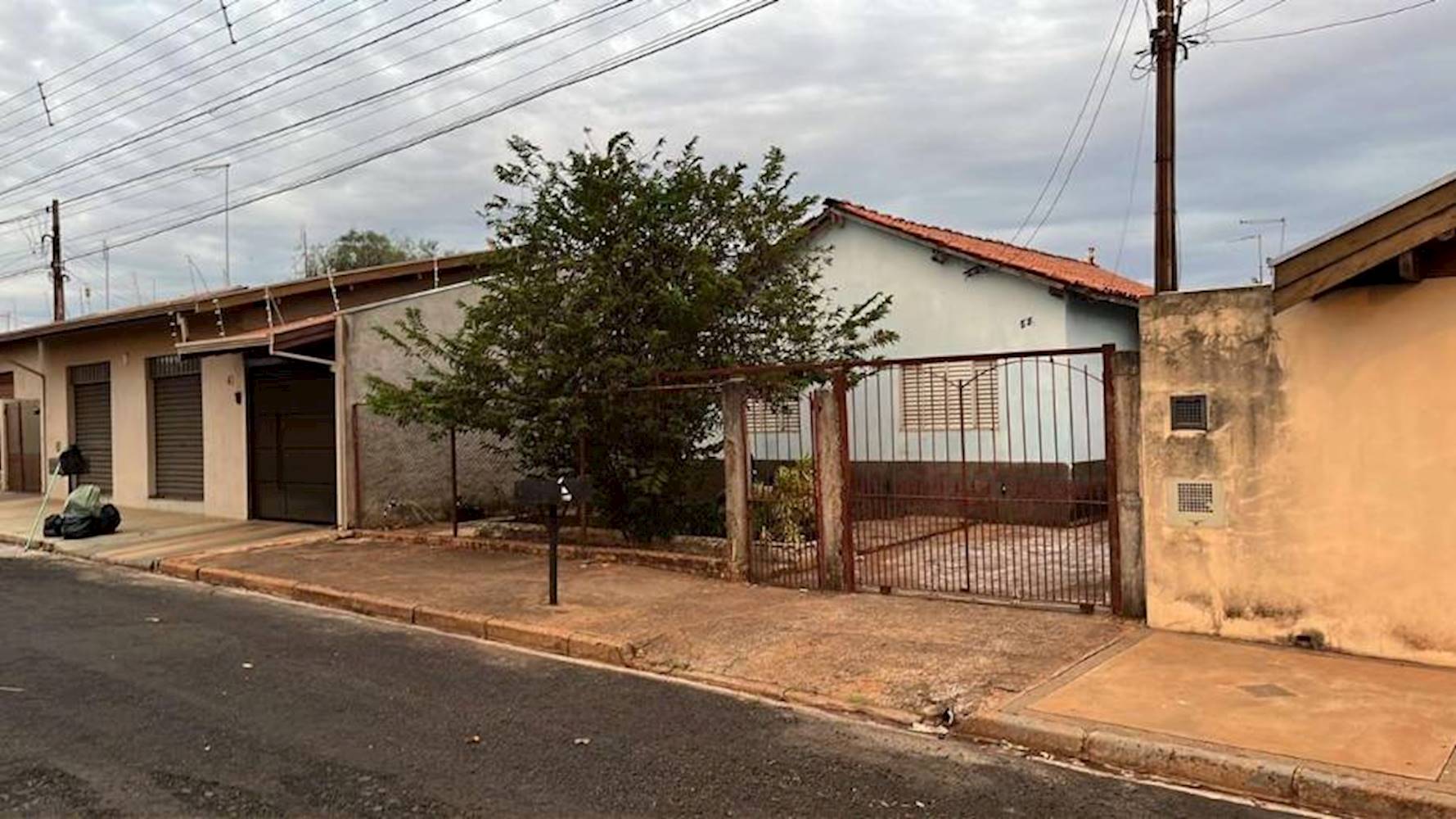 Casa, Padrão, 0 vaga(s) de garagem