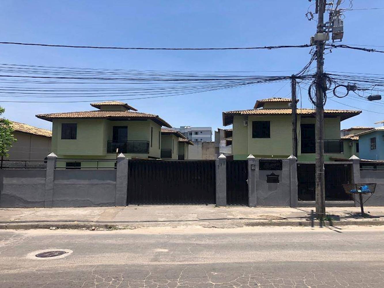 Casa no "Cond. Manuella" - Villagio Rio das Ostras - Rio das Ostras/RJ