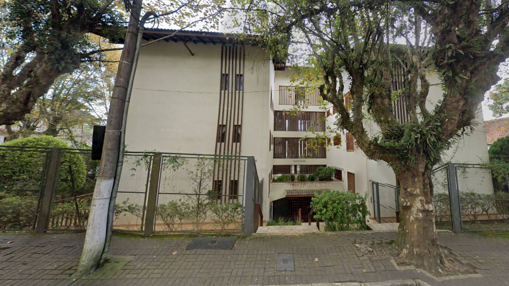 Apartamento no "Condomínio Edifício Victor Godinho" - Vila Capivari - Campos do Jordão/SP, localizado em Campos do Jordão - SP