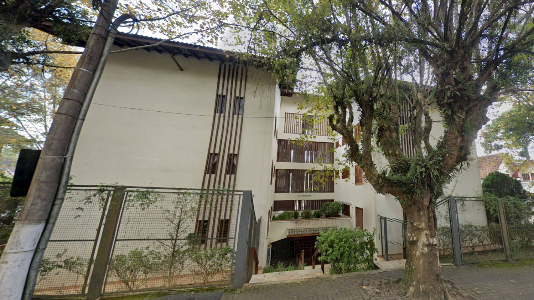 Apartamento no "Condomínio Edifício Victor Godinho" - Vila Capivari - Campos do Jordão/SP, localizado em Campos do Jordão - SP