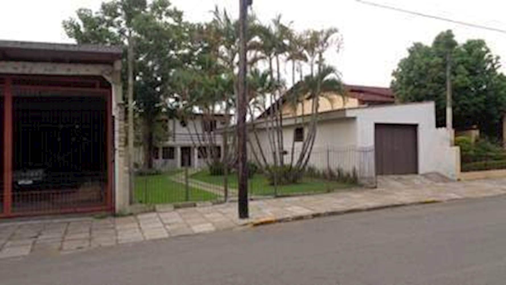 Casa, Padrão, 2 vaga(s) de garagem