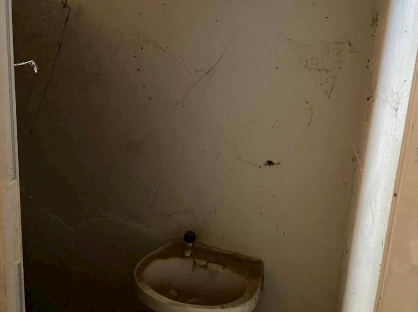 Prédio, Padrão, 1 vaga(s) de garagem, localizado em Nova Porteirinha - MG