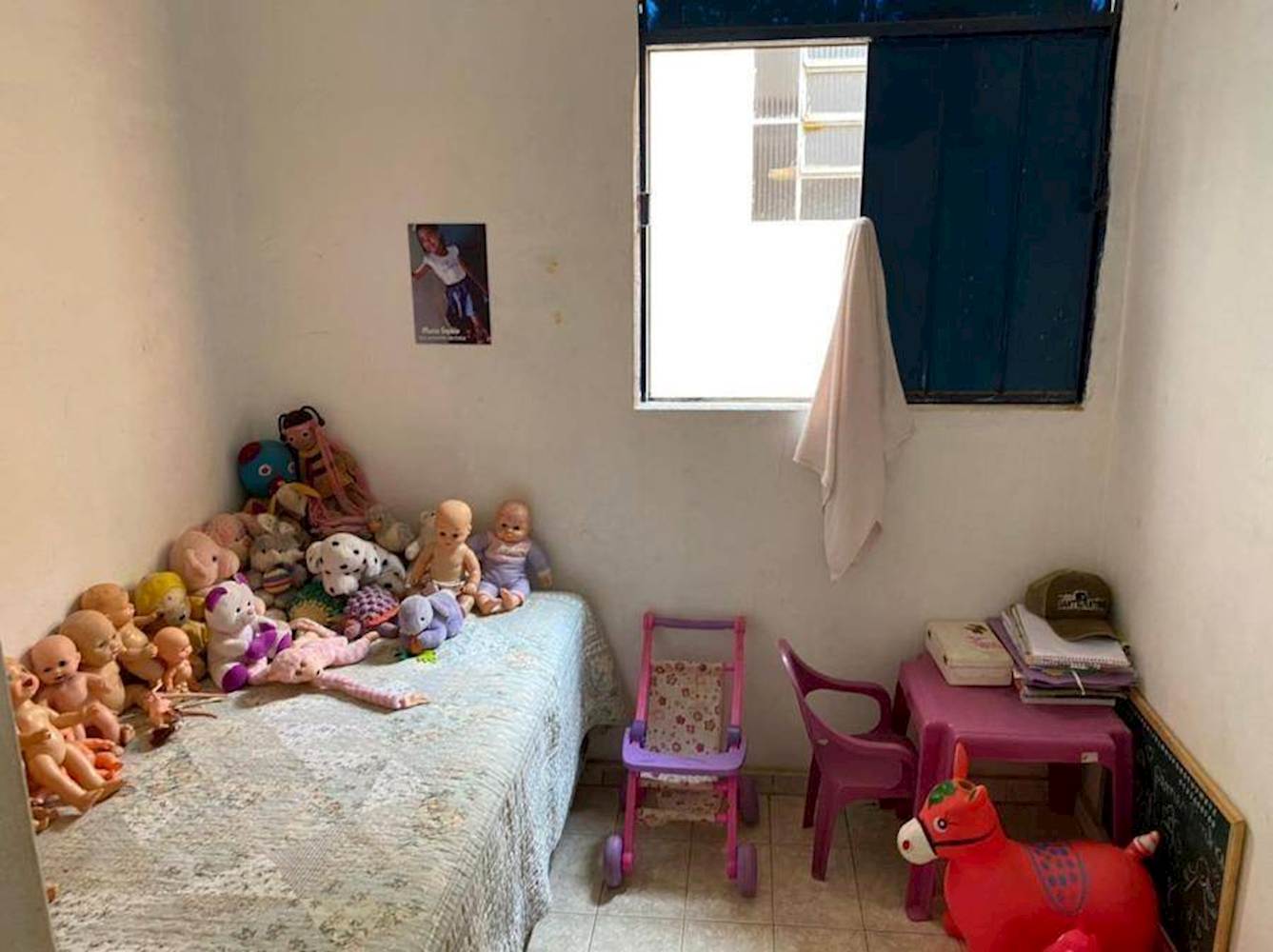 Prédio, Padrão, 1 vaga(s) de garagem, localizado em Nova Porteirinha - MG