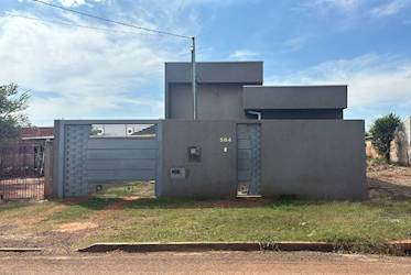Casa, padrão, 0 vaga(s) de garagem