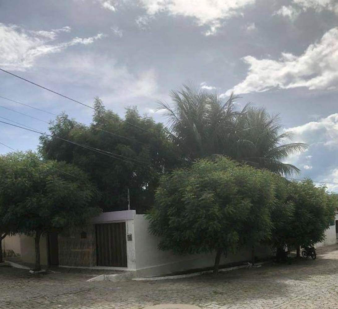 Casa, Padrão, 0 vaga(s) de garagem