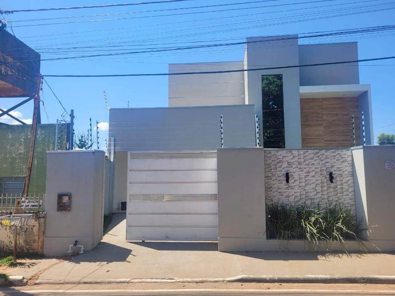 Casa, Padrão, 1 vaga(s) de garagem, localizado em Poconé - MT