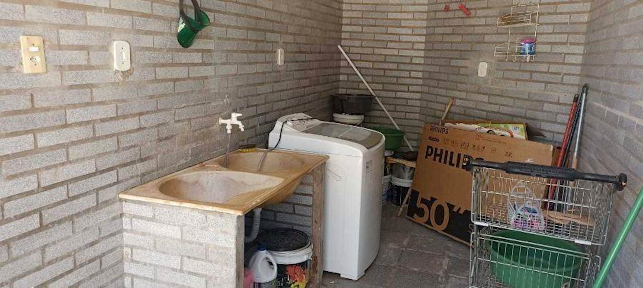 Casa, Padrão, 0 vaga(s) de garagem, localizado em Aracati - CE
