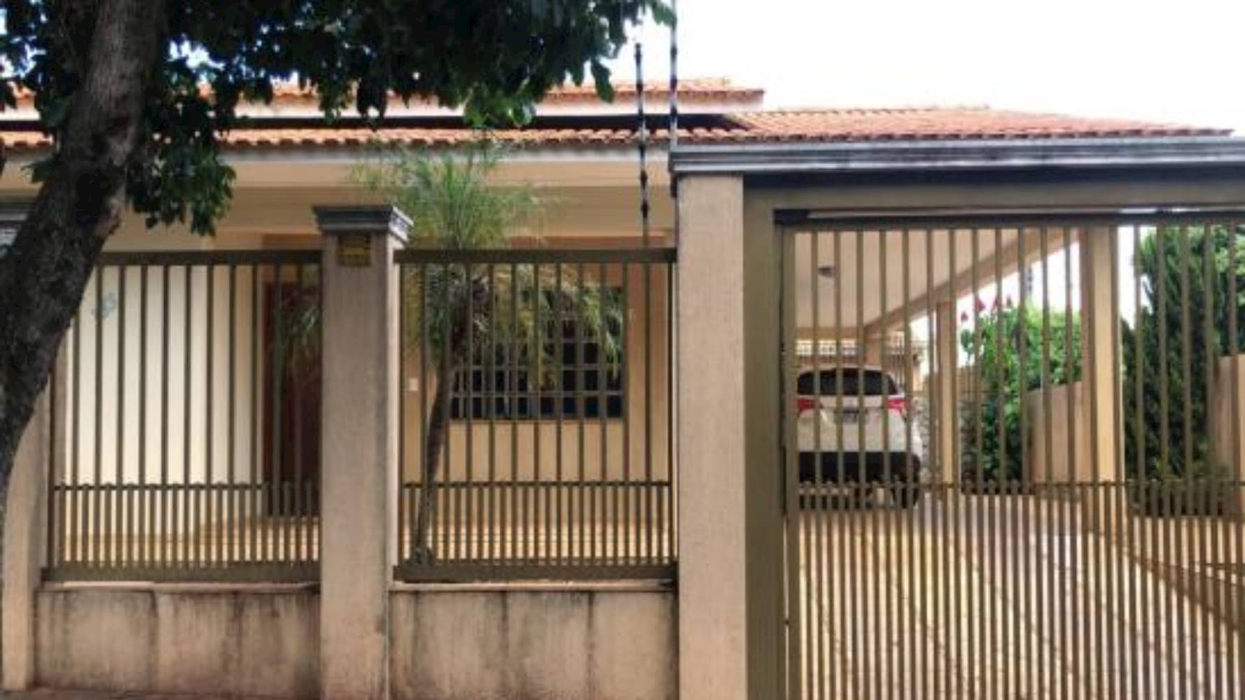 Casa no Centro em Loanda/PR, localizado em Loanda - PR