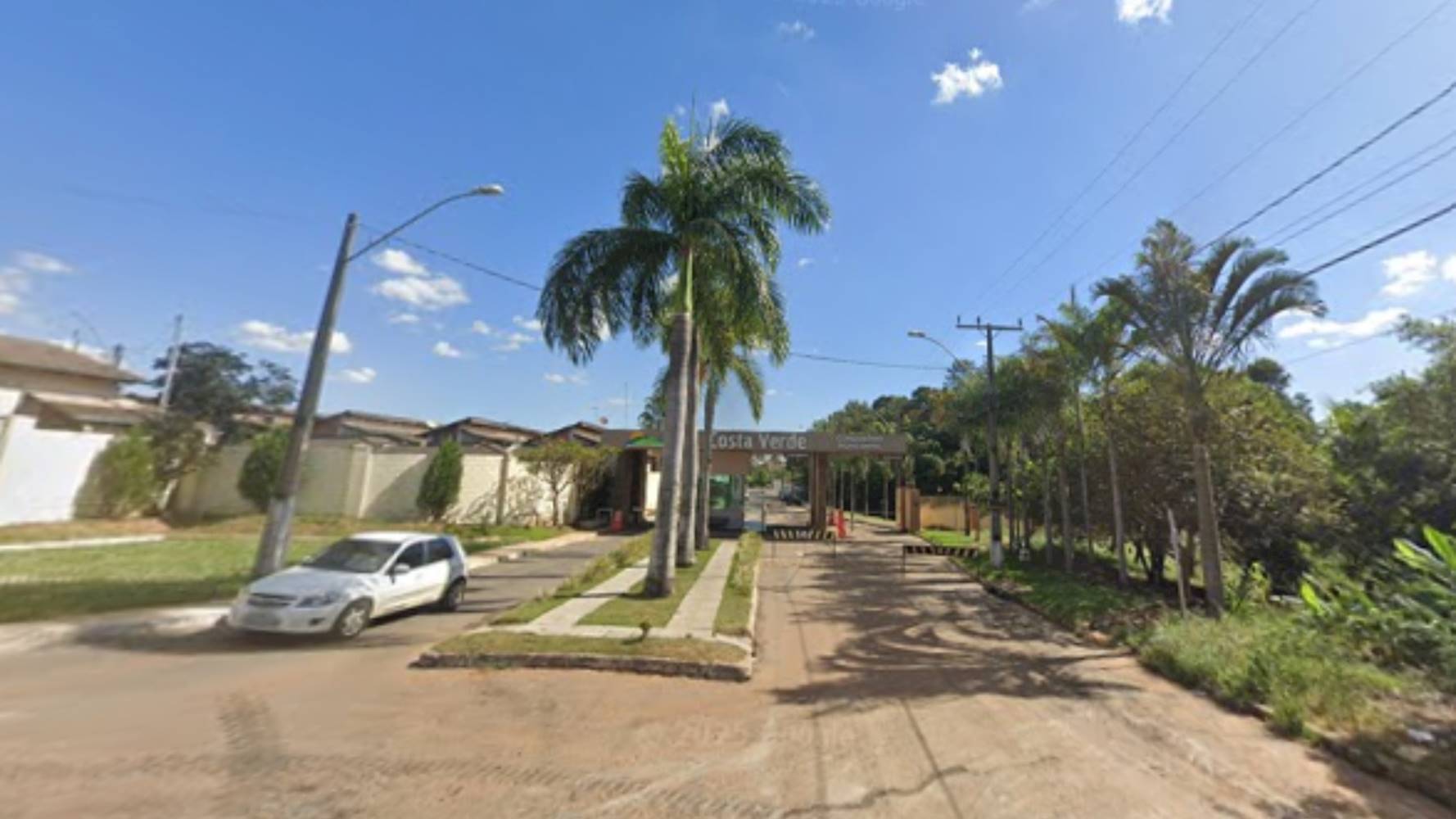 Casa no "Condomínio Horizontal Costa Verde" - Goiânia/GO, localizado em Goiânia - GO