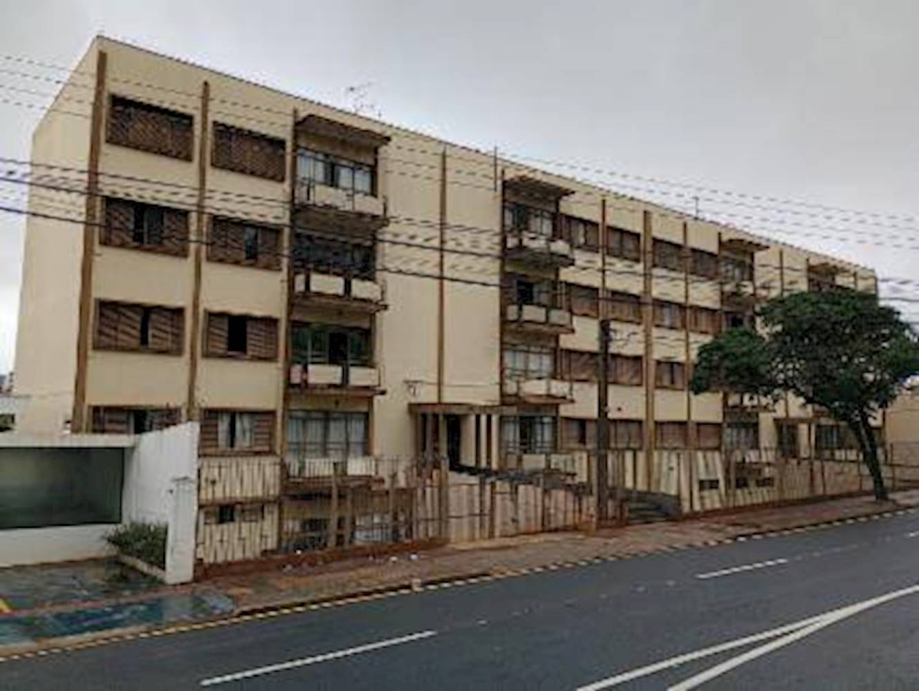 Apartamento no "Ed. Los Angeles" - Vila Ipiranga - Londrina/PR, localizado em Londrina - PR