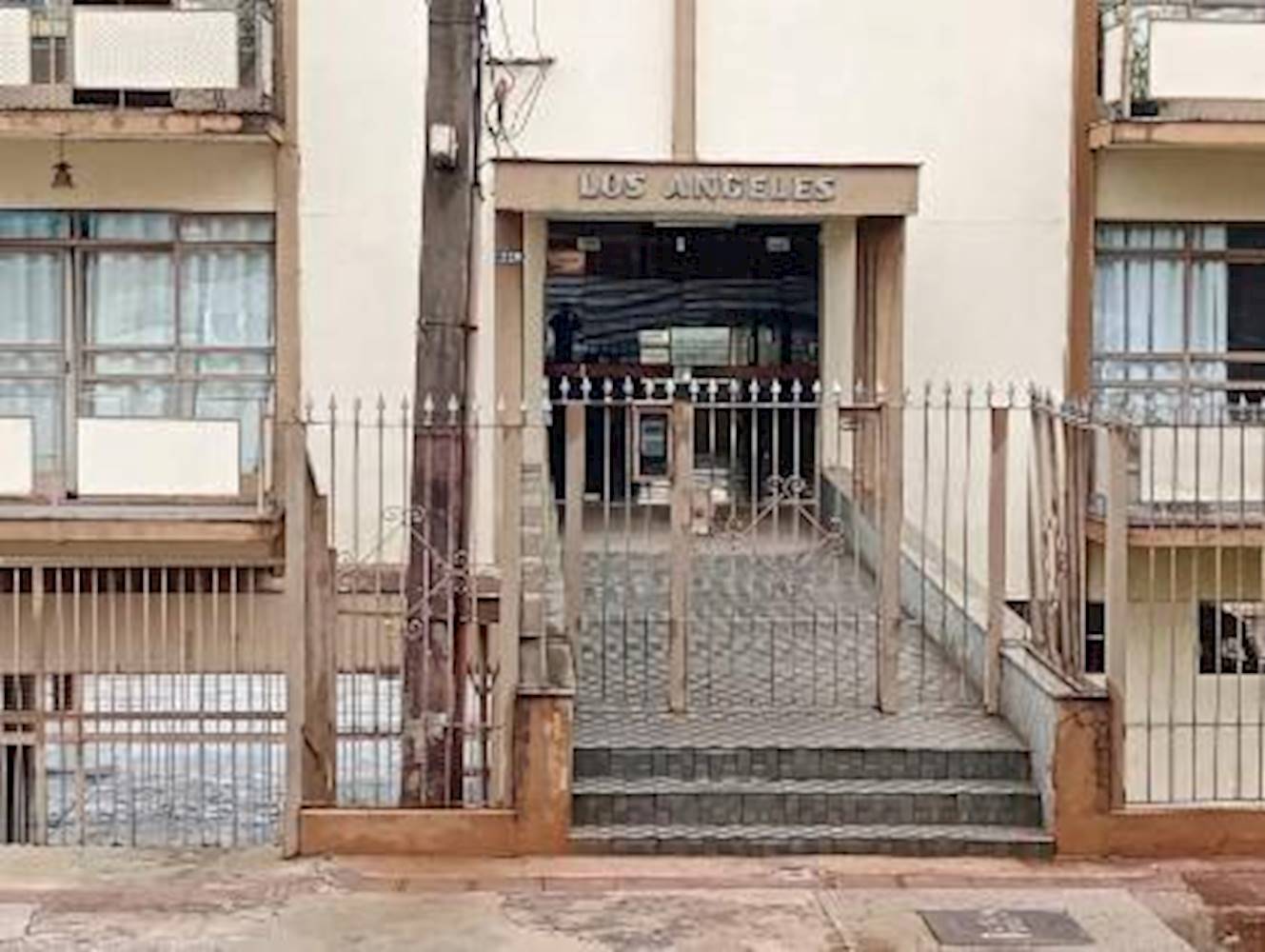 Apartamento no "Ed. Los Angeles" - Vila Ipiranga - Londrina/PR, localizado em Londrina - PR