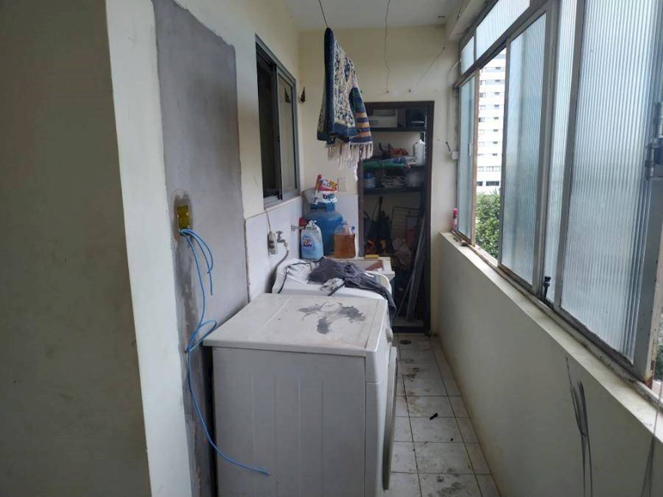 Apartamento no "Ed. Los Angeles" - Vila Ipiranga - Londrina/PR, localizado em Londrina - PR