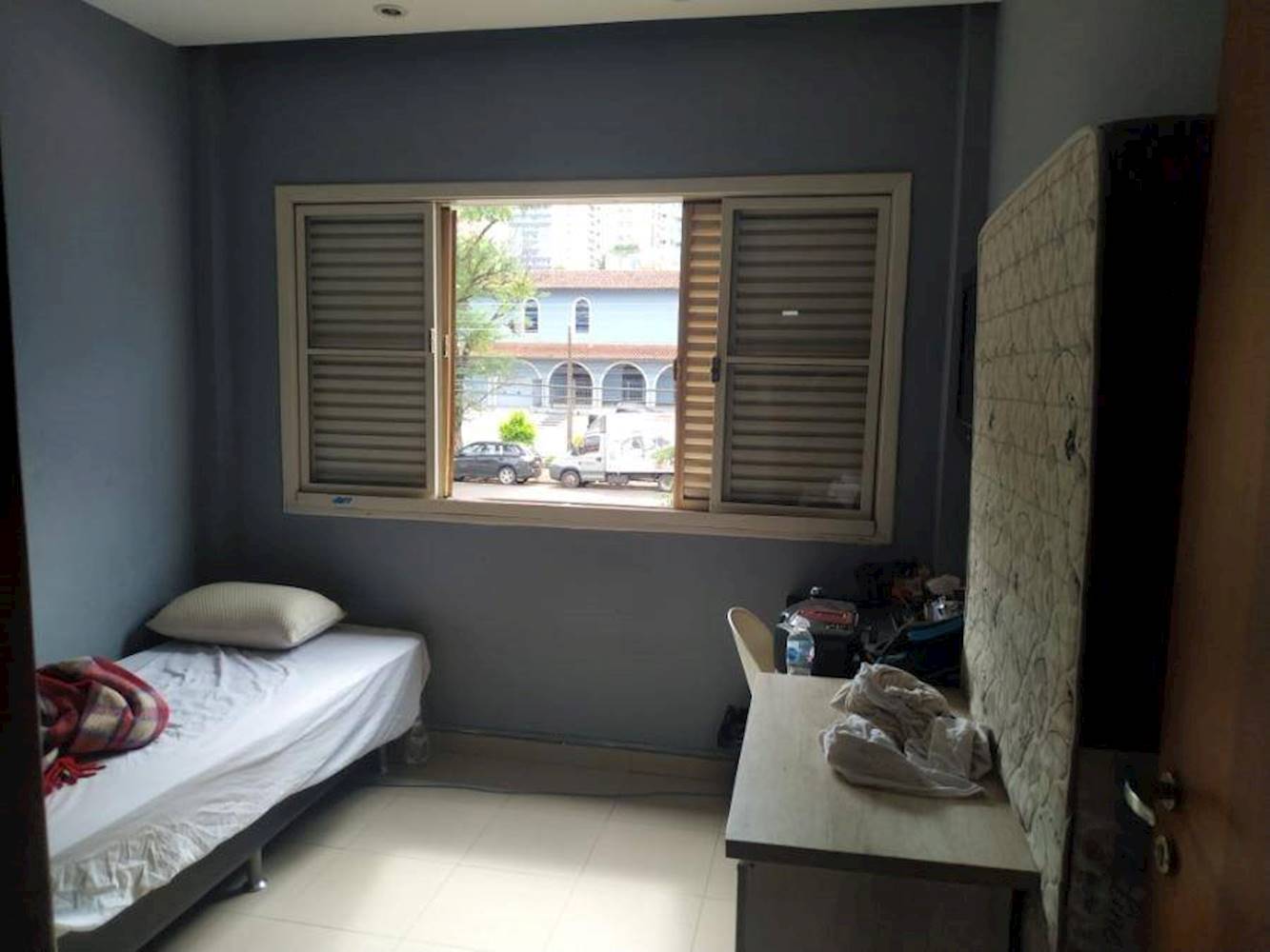 Apartamento no "Ed. Los Angeles" - Vila Ipiranga - Londrina/PR, localizado em Londrina - PR