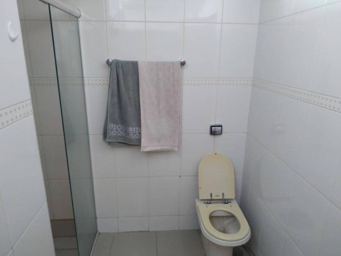 Apartamento no "Ed. Los Angeles" - Vila Ipiranga - Londrina/PR, localizado em Londrina - PR