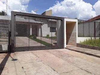 Casa no centro de camapuã/ms