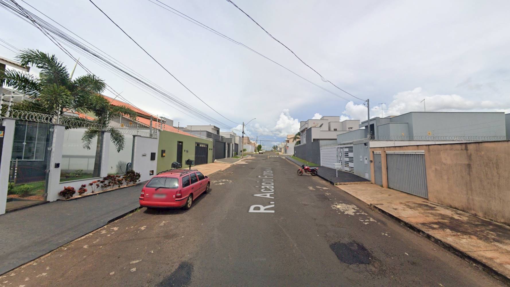 Casa no Residencial Interlagos em Rio Verde/GO, localizado em Rio Verde - GO
