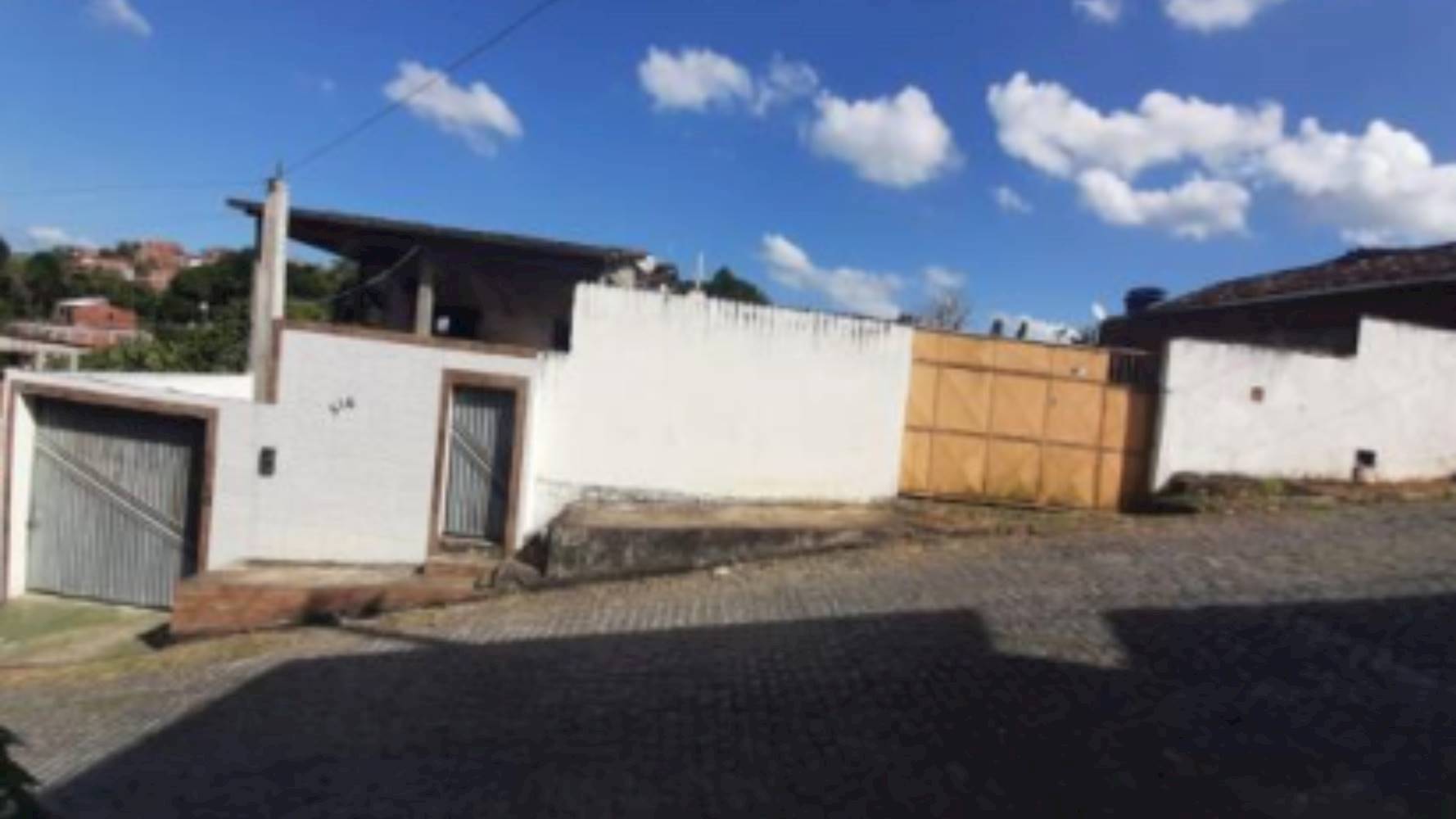 Casa no Bairro Julio Aderne em Ubatã/BA, localizado em Ubatã - BA