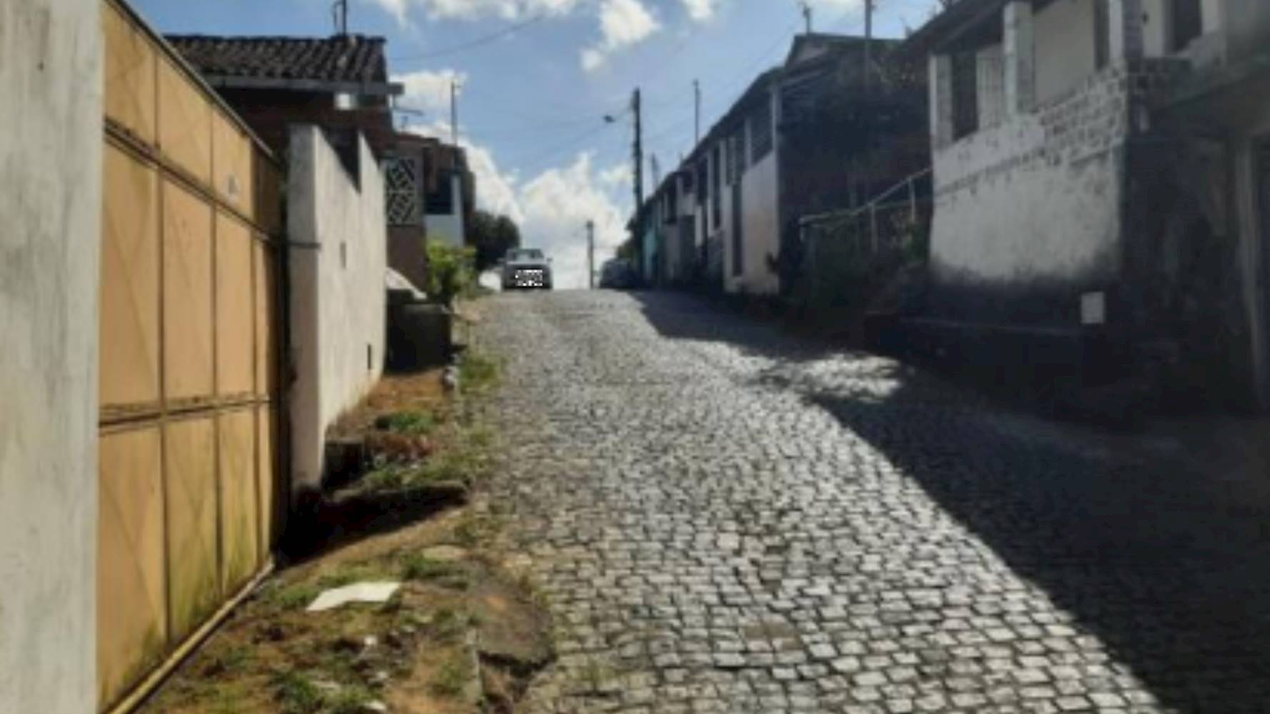Casa no Bairro Julio Aderne em Ubatã/BA, localizado em Ubatã - BA