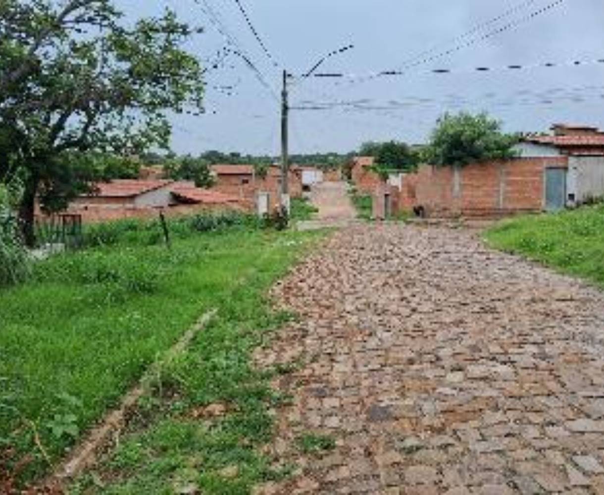 Casa em Tiberão - Floriano/PI, localizado em Floriano - PI