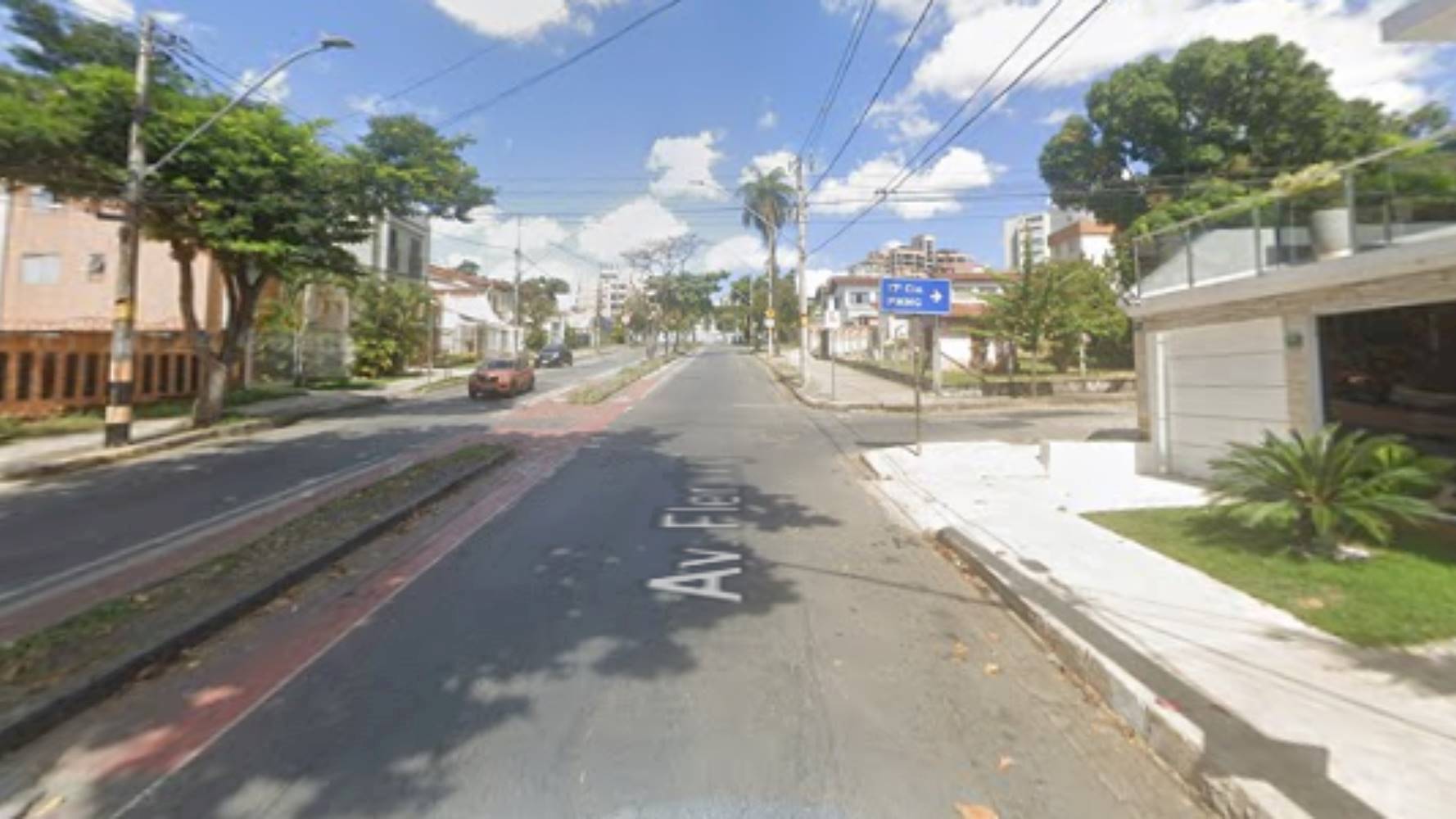 Casa em Ouro Preto - Belo Horizonte/MG, localizado em Belo Horizonte - MG