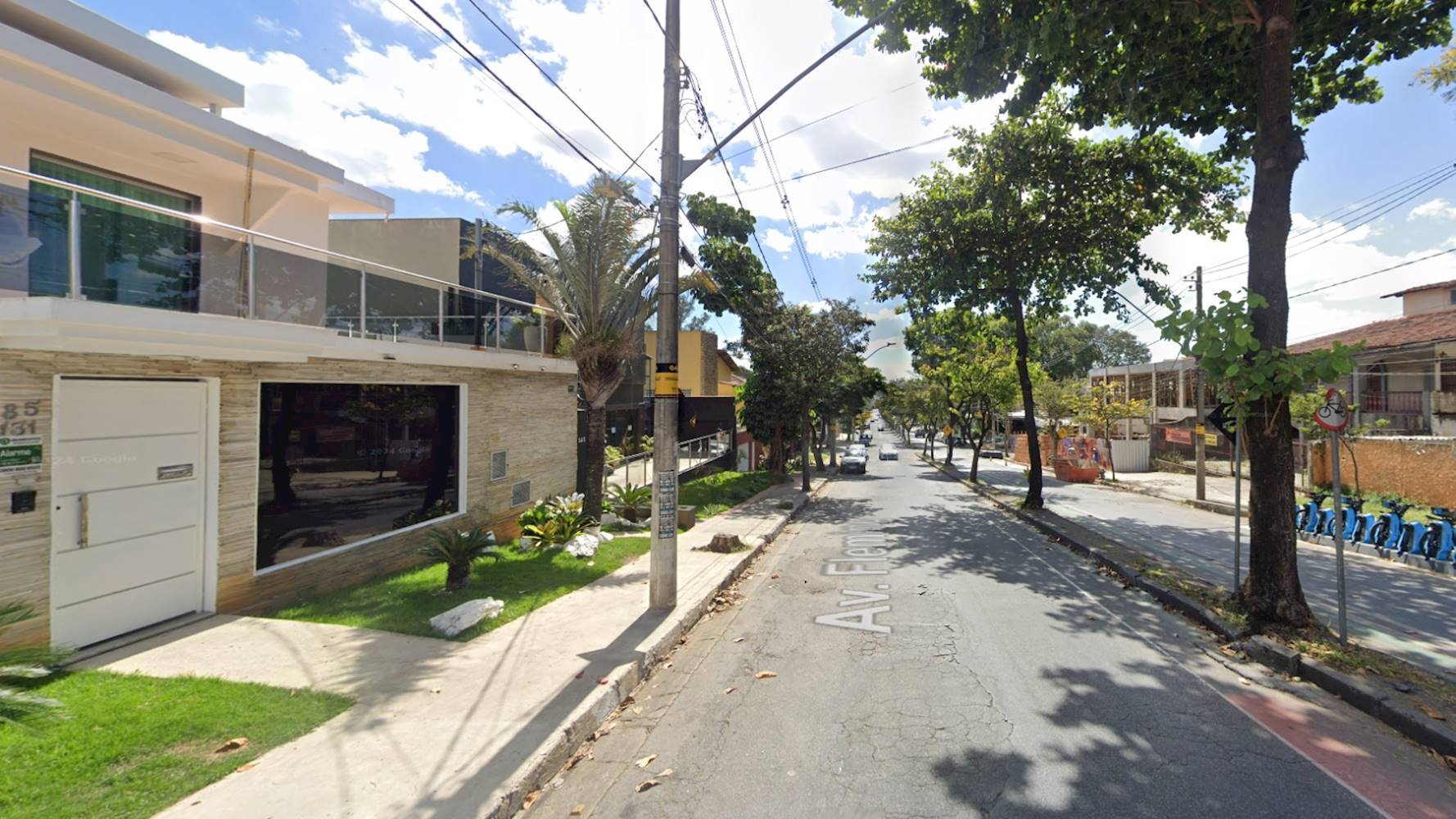 Casa em Ouro Preto - Belo Horizonte/MG, localizado em Belo Horizonte - MG