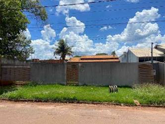 Casa no centro - sidrolândia/ms