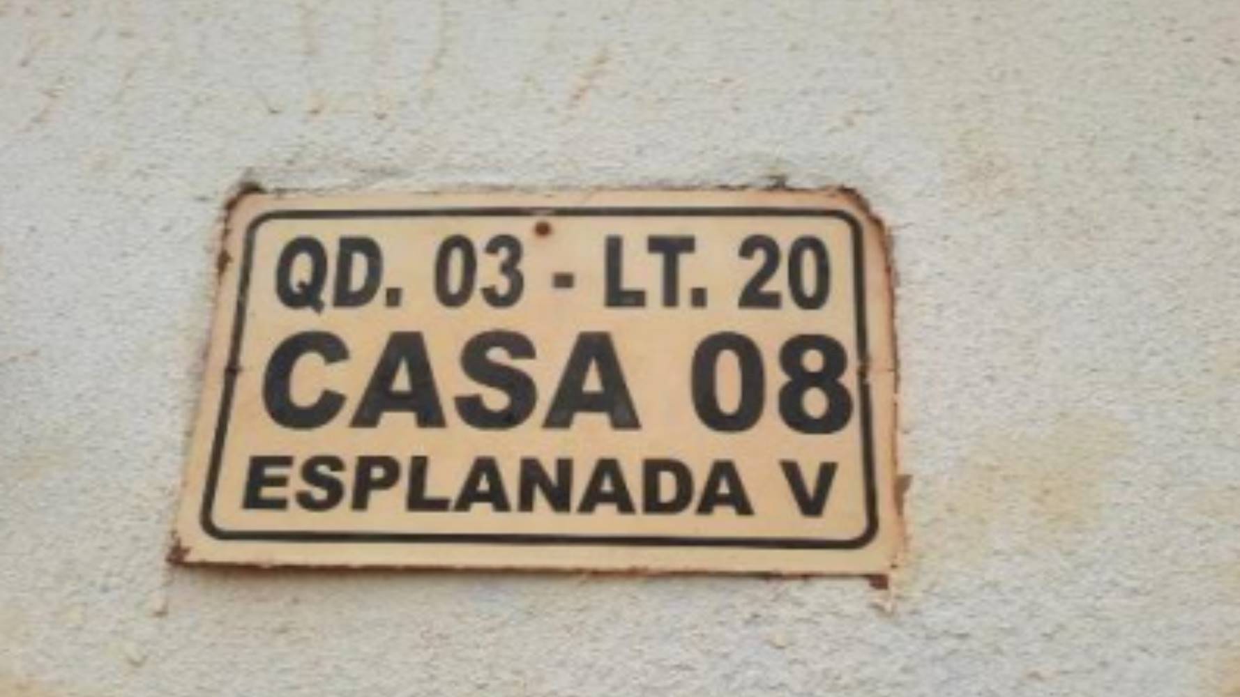 Casa no Parque Esplanada V em Valparaíso de Goiás/GO, localizado em Valparaíso de Goiás - GO