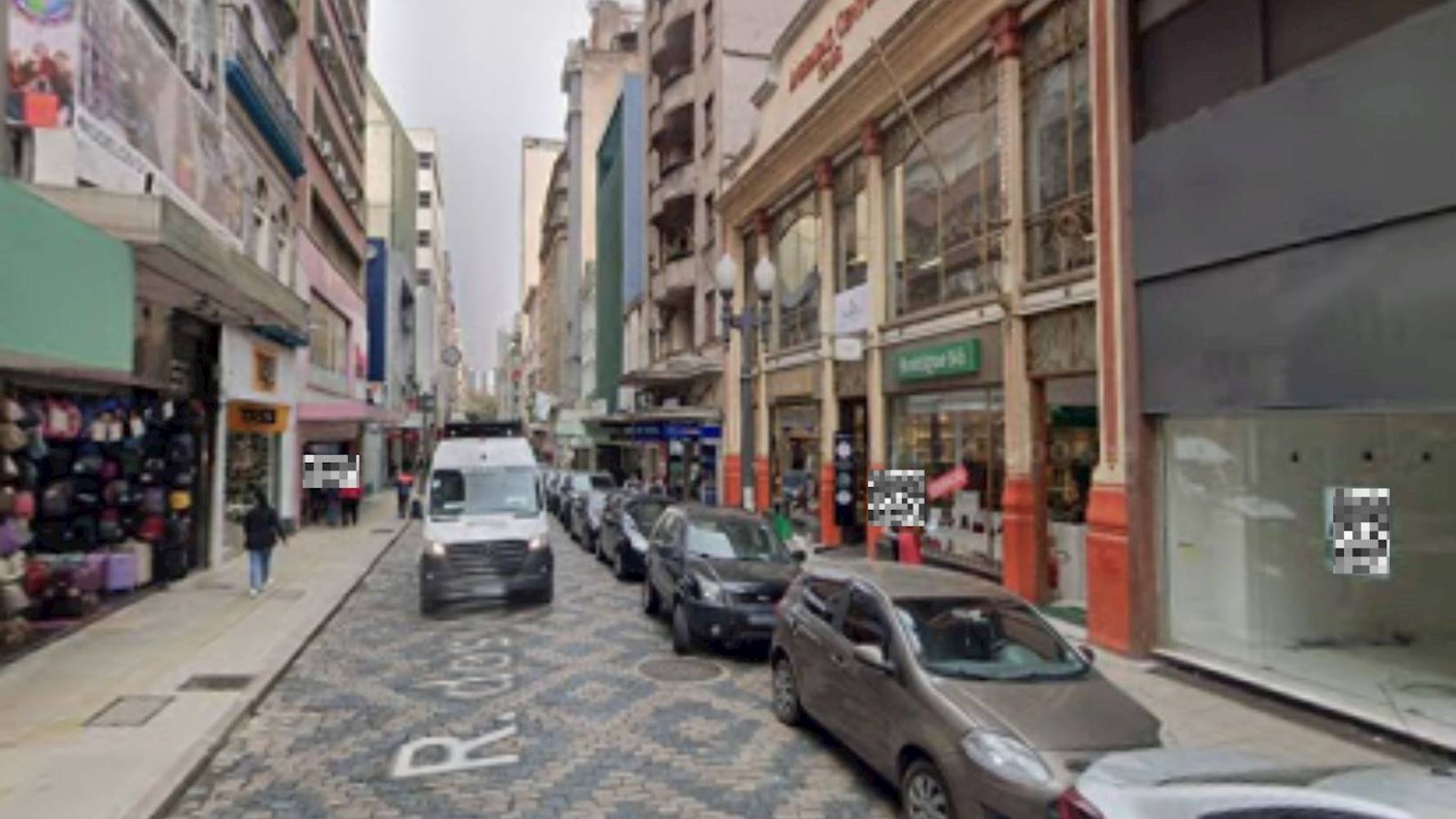 Sala Comercial na "Galeria Malcon" - Centro Histórico - Porto Alegre/RS, localizado em Porto Alegre - RS