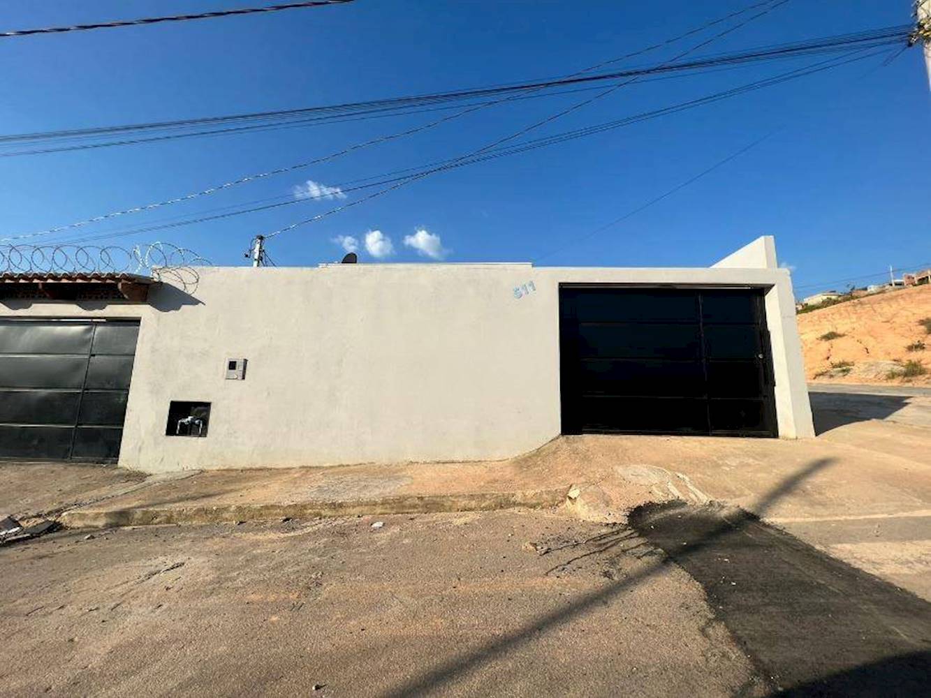 Casa na Luzia Maria dos Santos em Nova Serrana/MG, localizado em Nova Serrana - MG