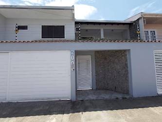 Casa no campo grande em paranaguá/pr