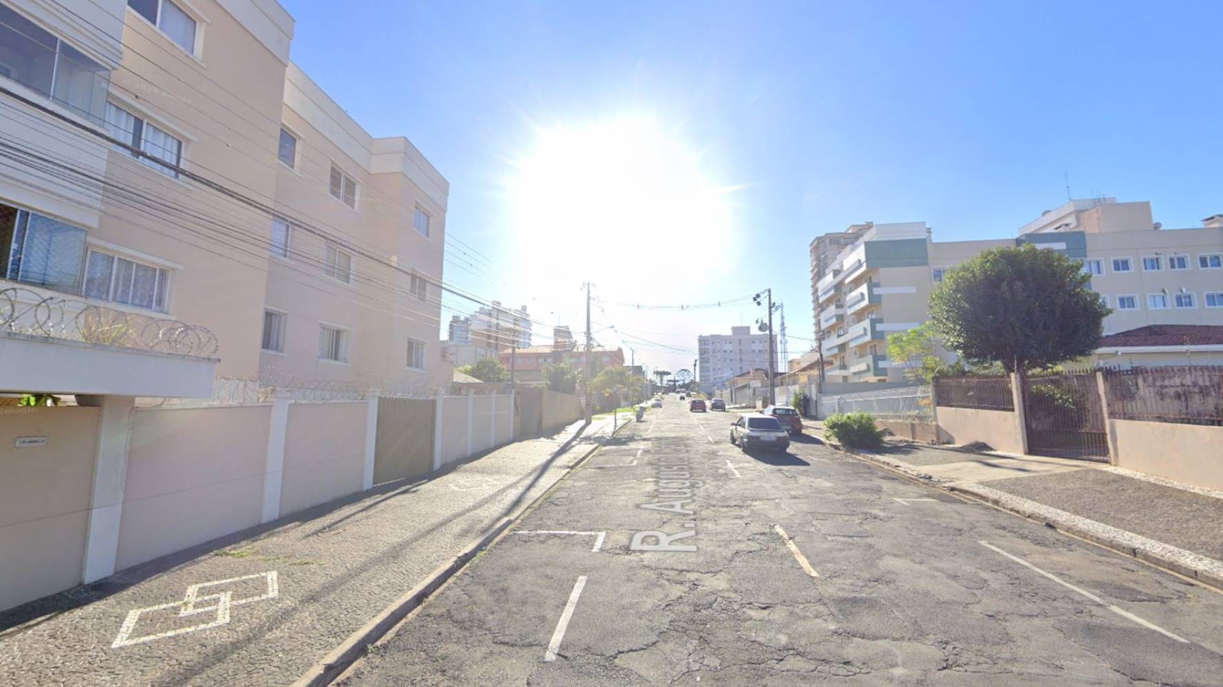 Apartamento no "Condomínio Edifício Dona Laura" - Jardim Carvalho - Ponta Grossa/PR, localizado em Ponta Grossa - PR