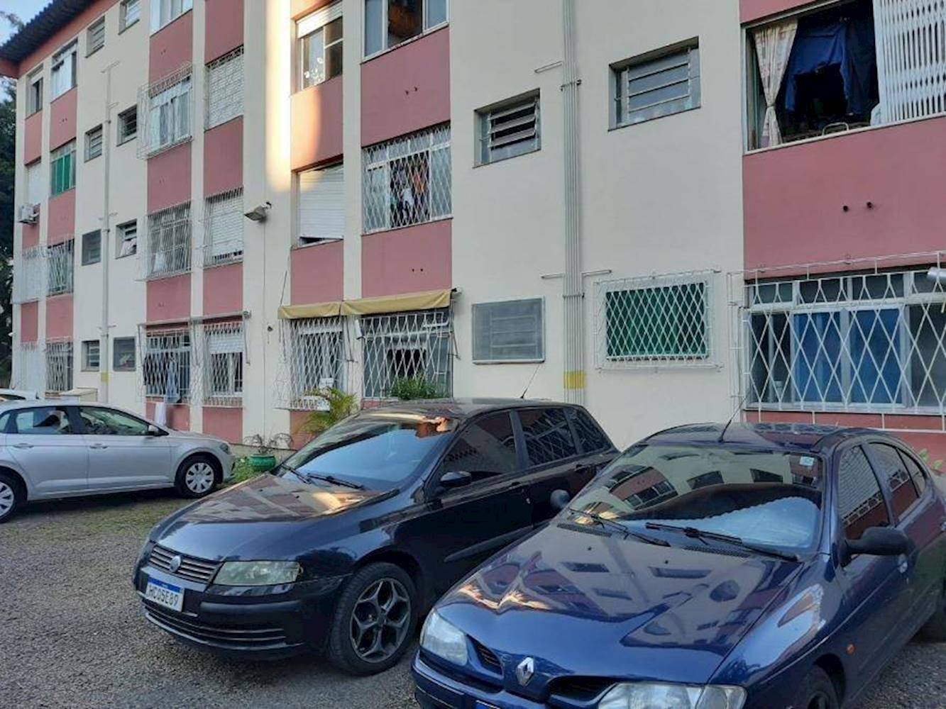 Apartamento no "Cond. Uruguai Forte de Corumbá" - Humaita - Porto Alegre/RS, localizado em Porto Alegre - RS