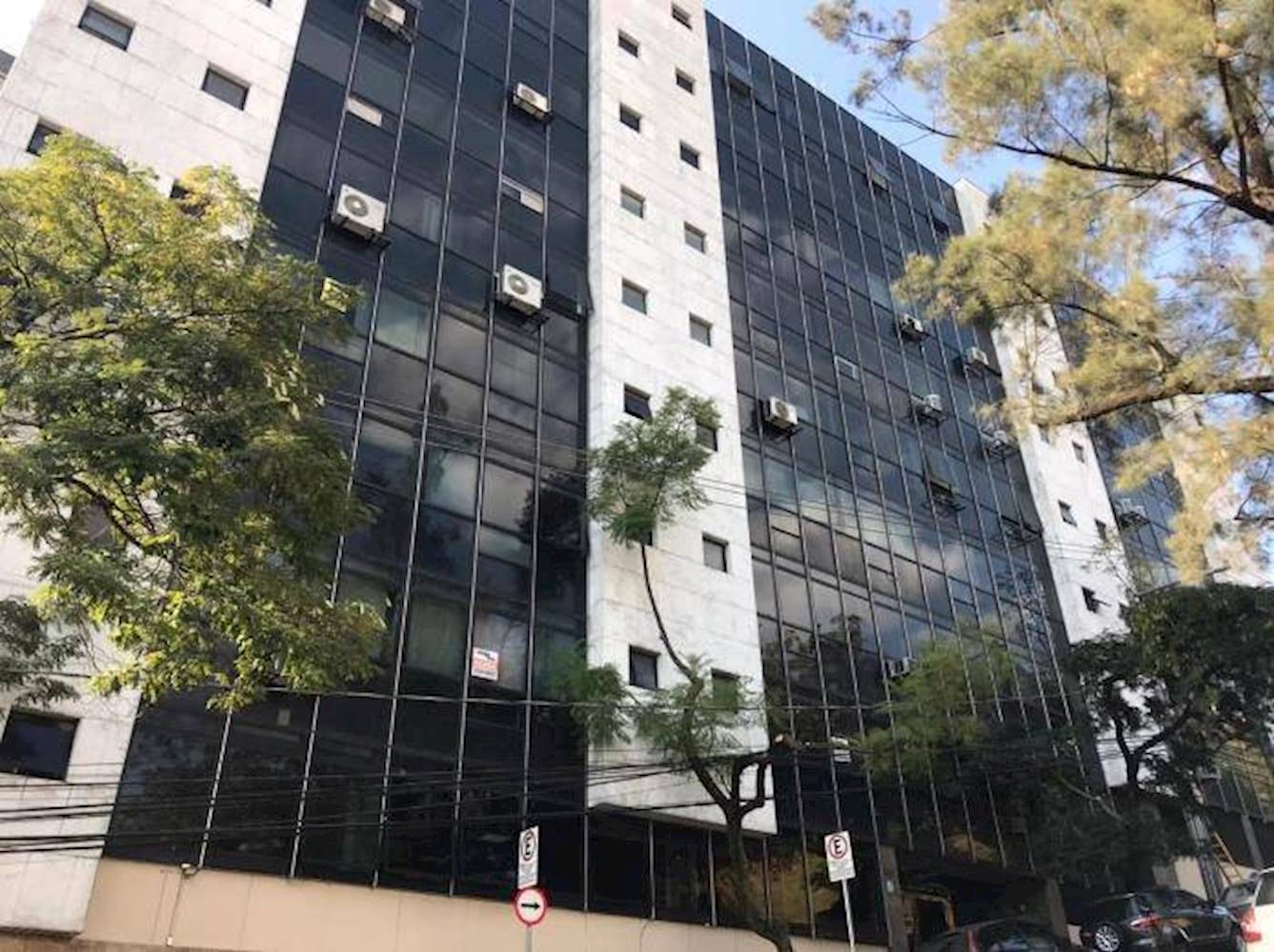 Sala Comercial em Cruzeiro - Belo Horizonte/MG, localizado em Belo Horizonte - MG