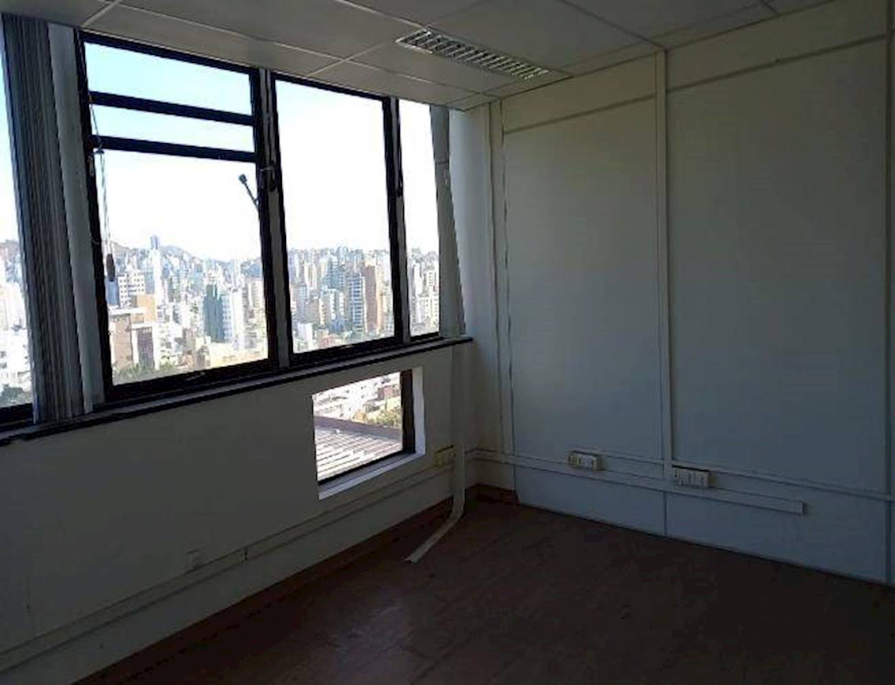 Sala Comercial em Cruzeiro - Belo Horizonte/MG, localizado em Belo Horizonte - MG