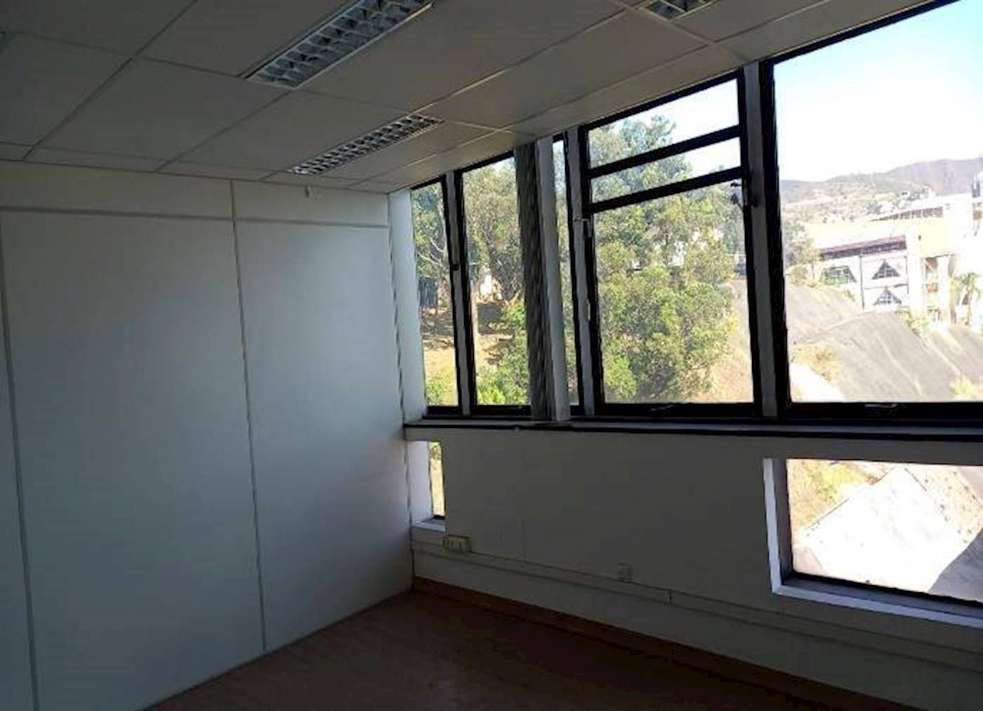 Sala Comercial em Cruzeiro - Belo Horizonte/MG, localizado em Belo Horizonte - MG