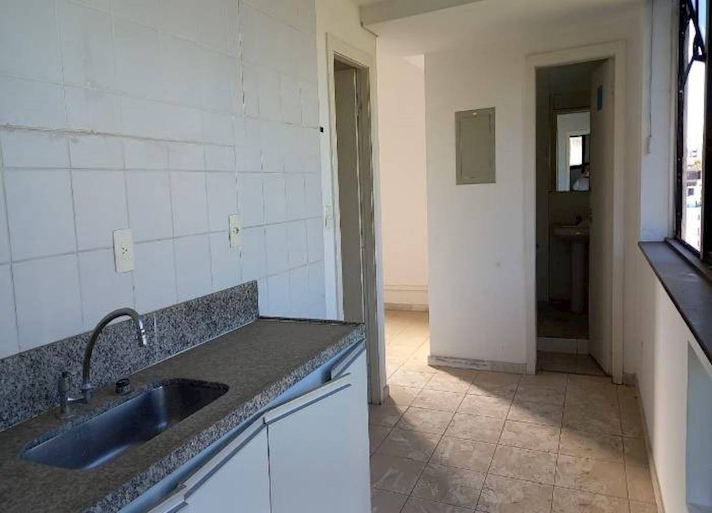 Sala Comercial em Cruzeiro - Belo Horizonte/MG, localizado em Belo Horizonte - MG