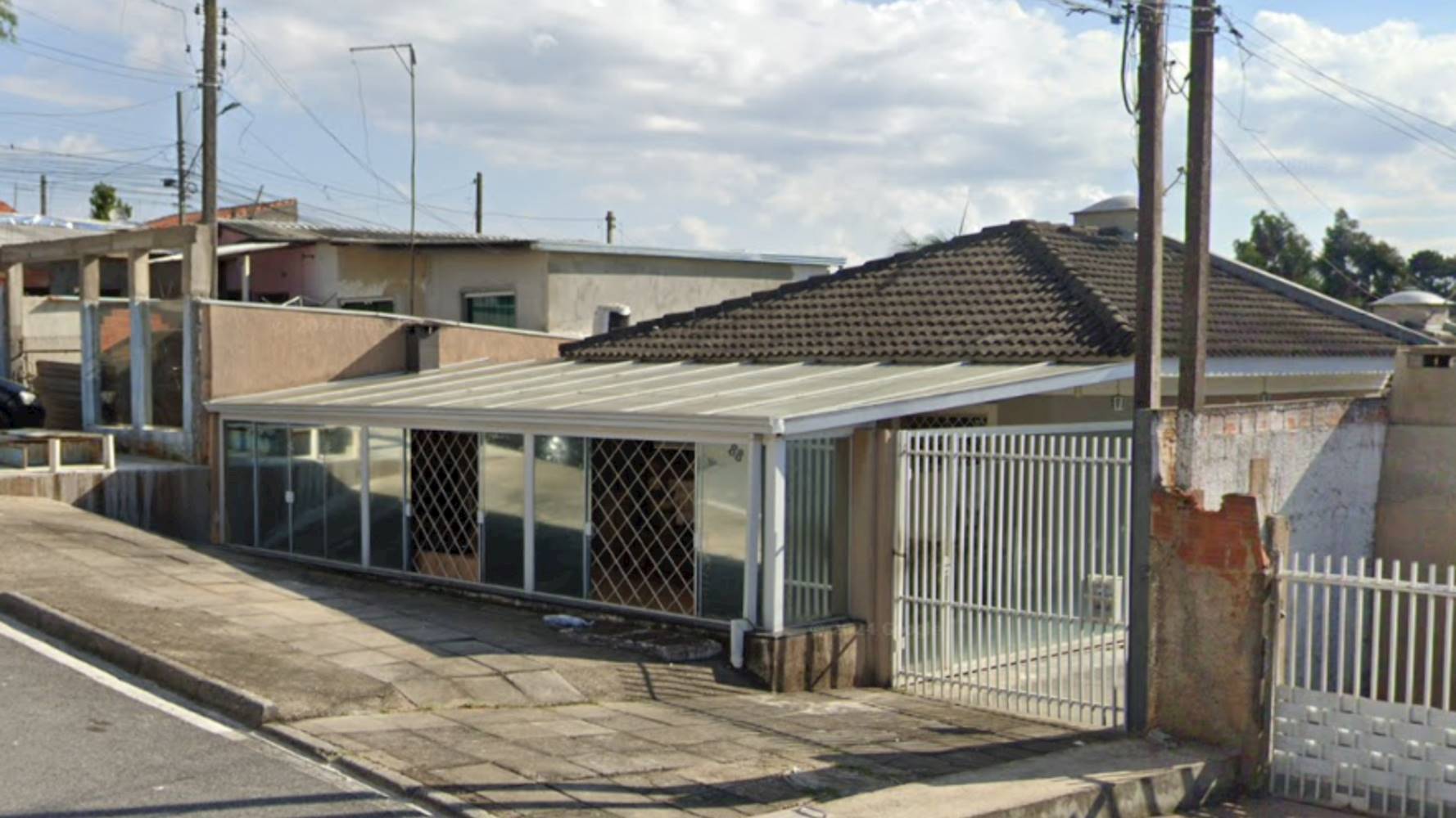 Casa no Jardim Serra Dourada em Araucária/PR, localizado em Araucária - PR
