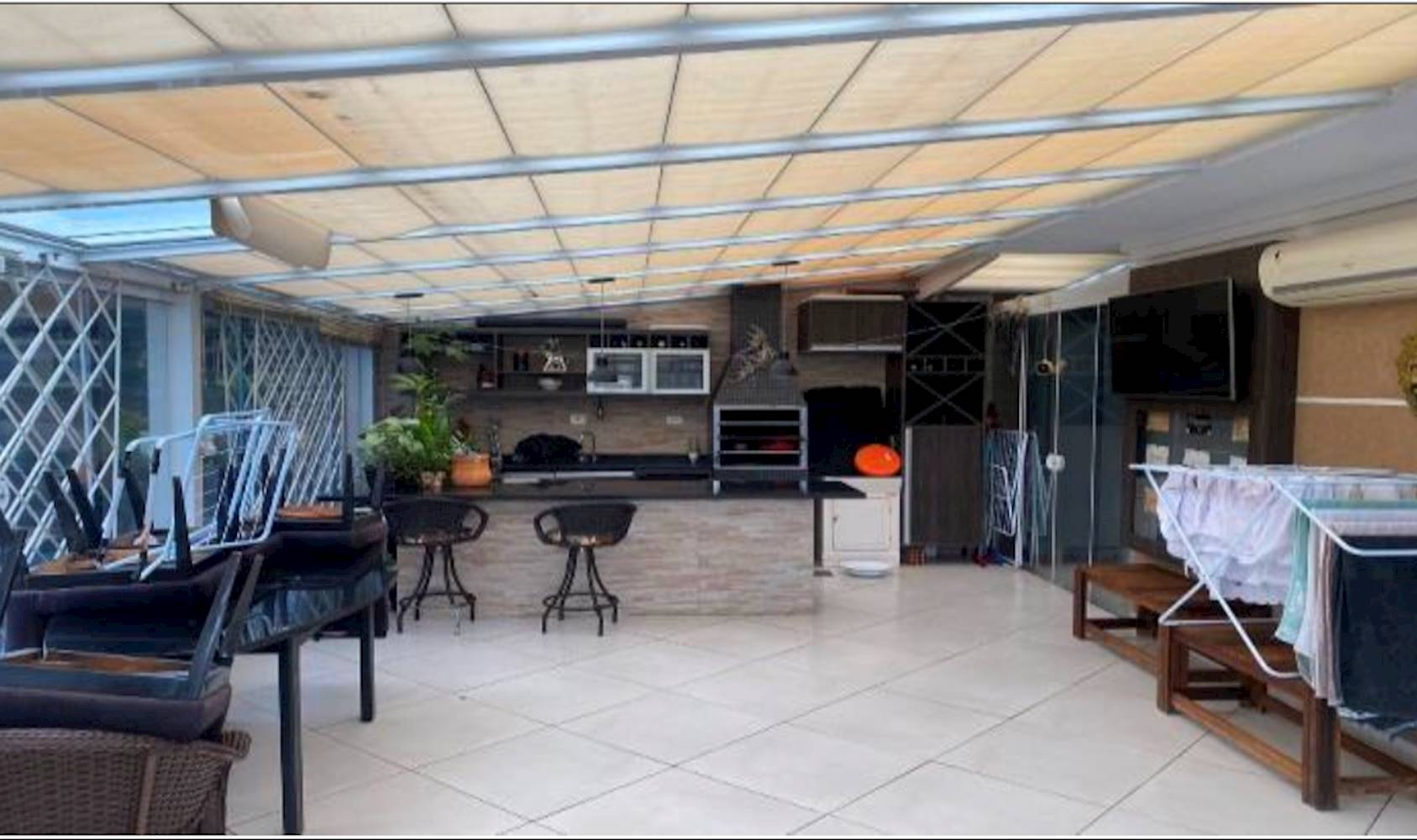 Casa no Jardim Serra Dourada em Araucária/PR, localizado em Araucária - PR